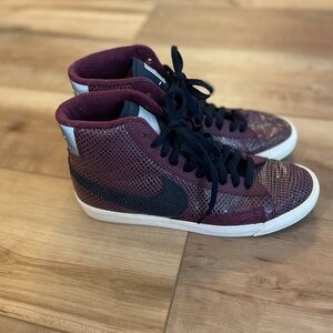 Nike Blazer Mid Premium Women’s size 9.5. Burgundy and navy blue